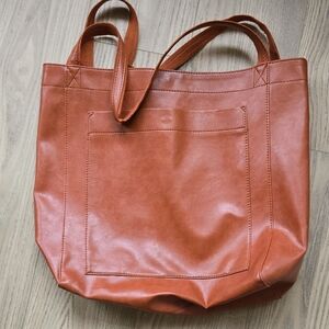 Elegant Tan Leather Tote Bag
